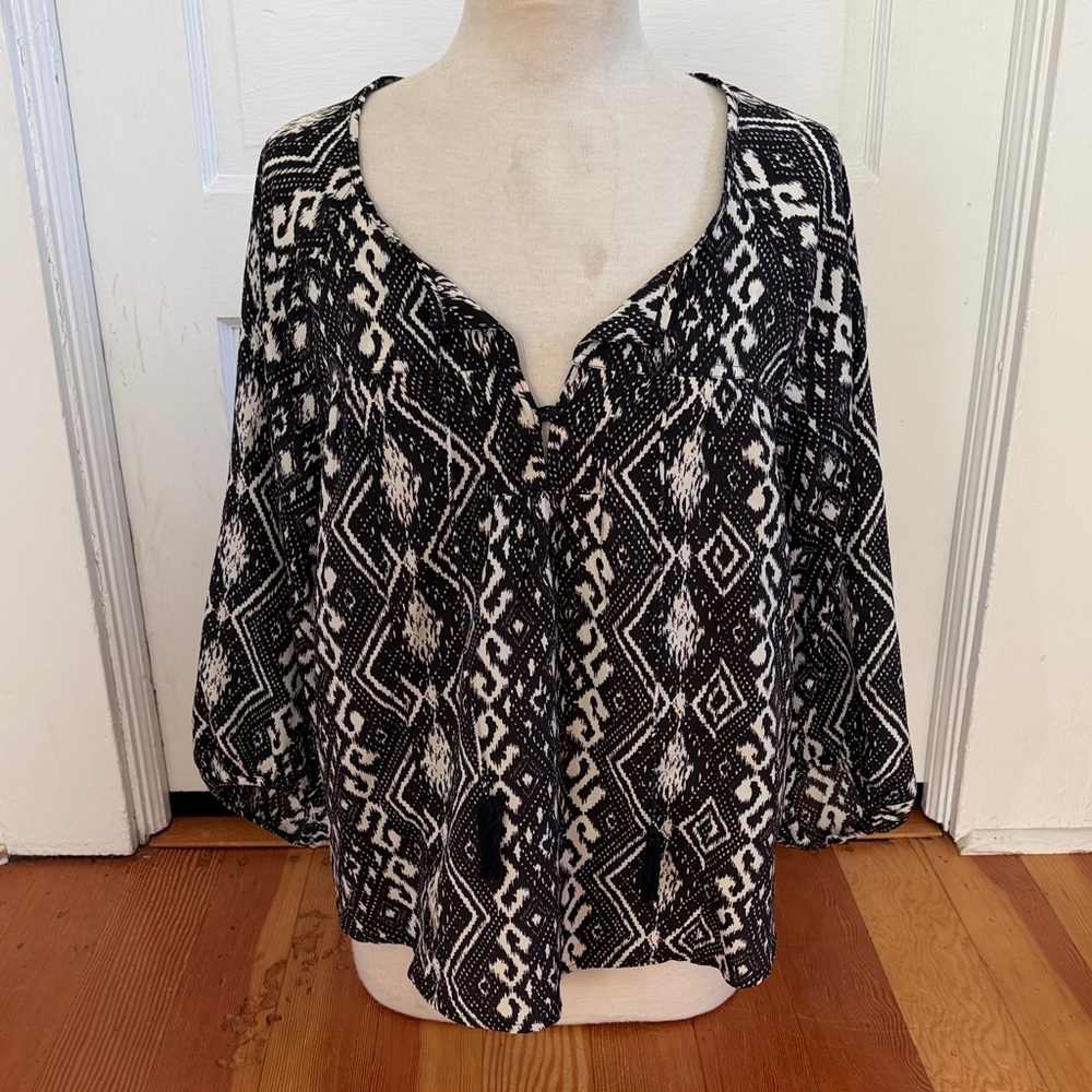 American Eagle Black Cream Tunic Top Large